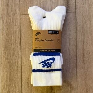 Nike Everyday Essential White and Blue Athletic Socks